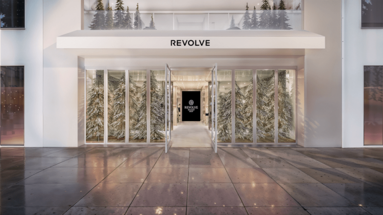 REVOLVESTOREPOPUP