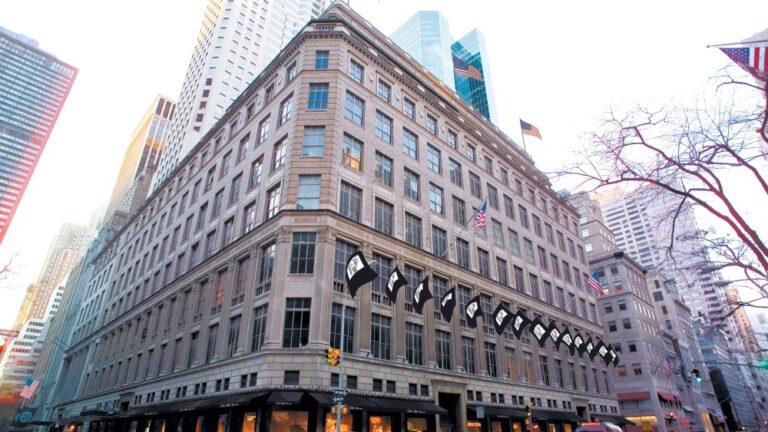 SAKS NYC EXTERIOR 2