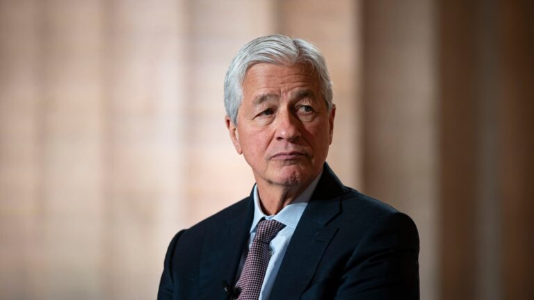108114999 1741804180208 gettyimages 2204125628 BLACKROCK RETIREMENT